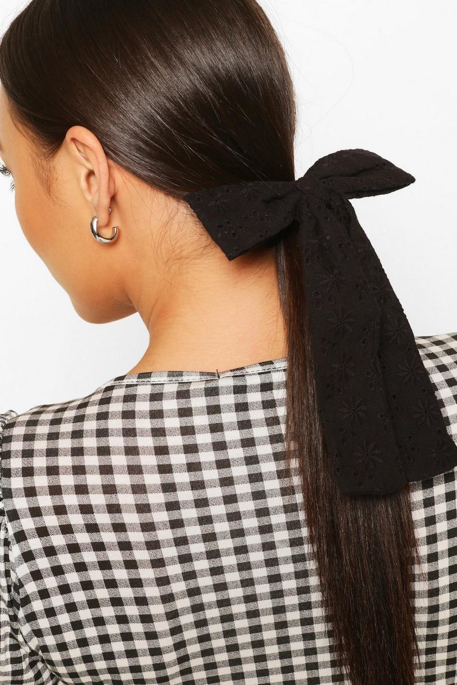 Broderie Tails Scrunchie image number 1