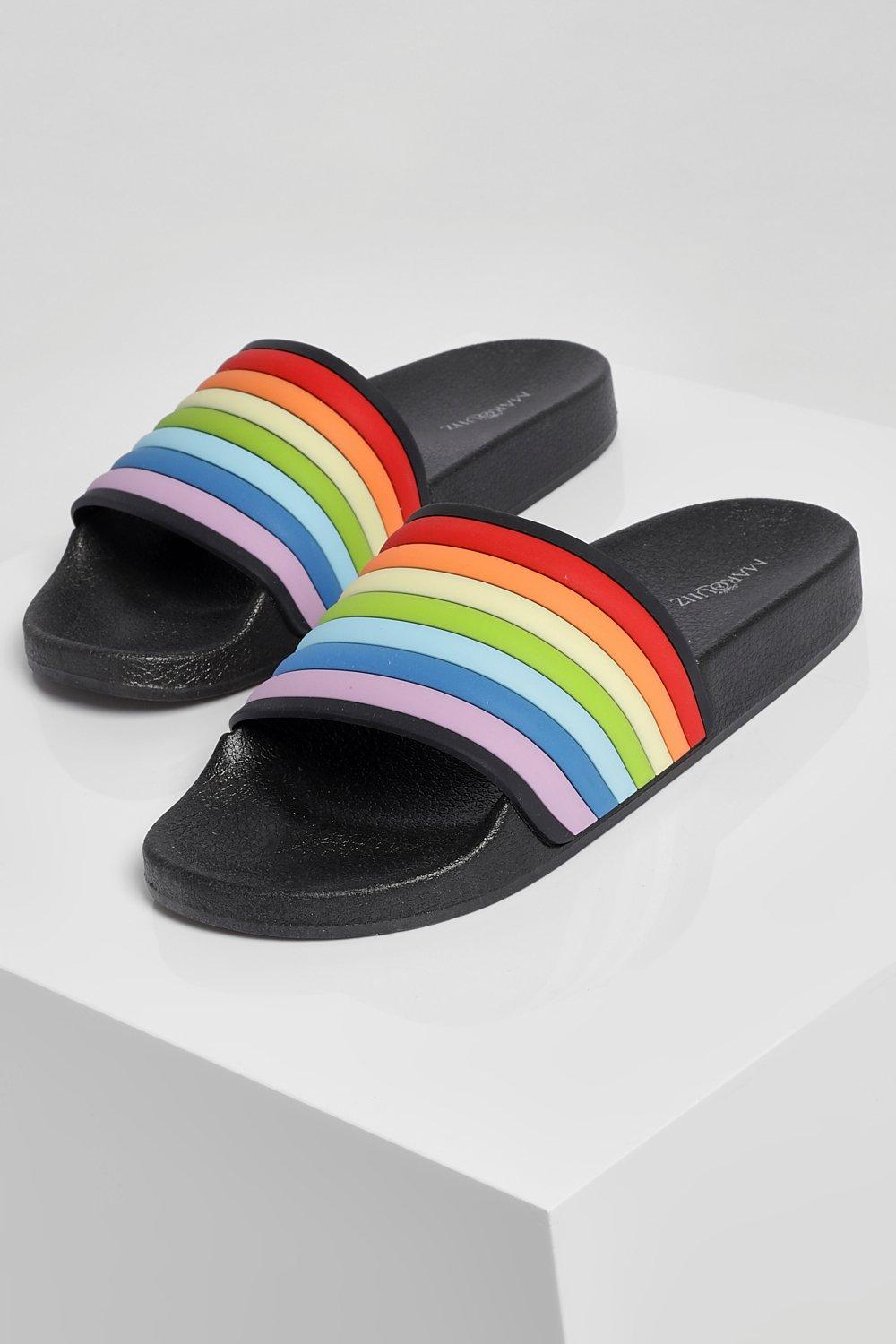 Chanclas con detalle de arco iris