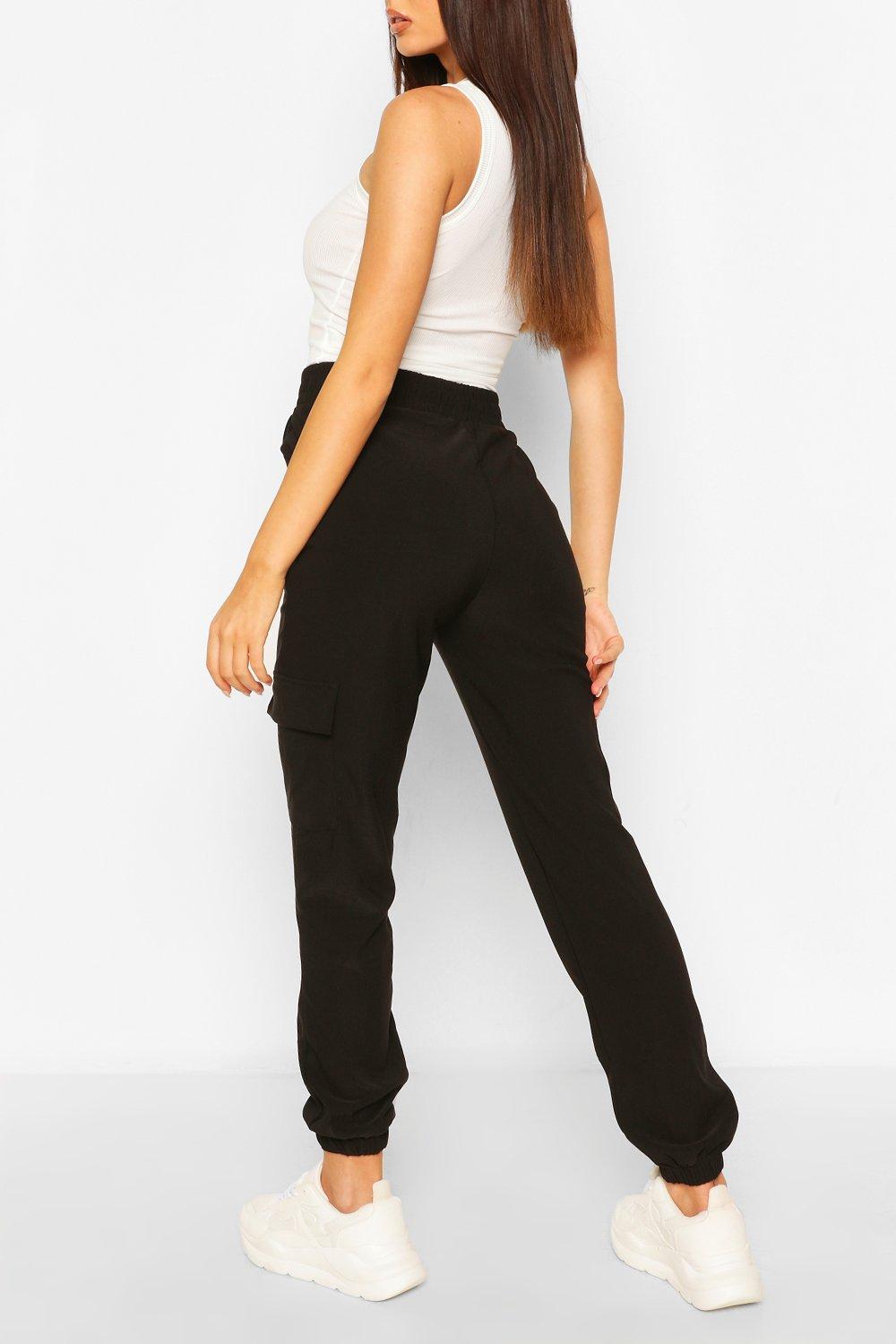 Pantalon cargo avec poche sur le c t