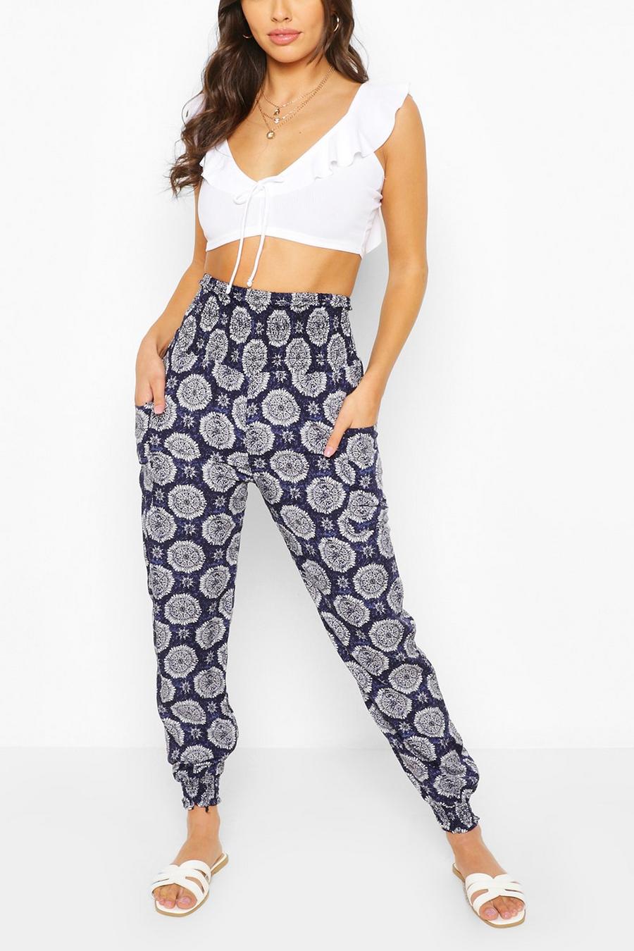 Woven Shirred Waist Relaxed Printed Joggers image number 1