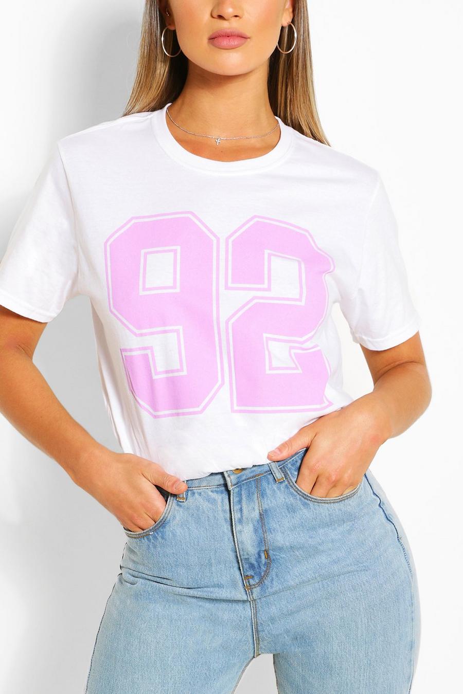 T-Shirt mit „92“-College-Print image number 1