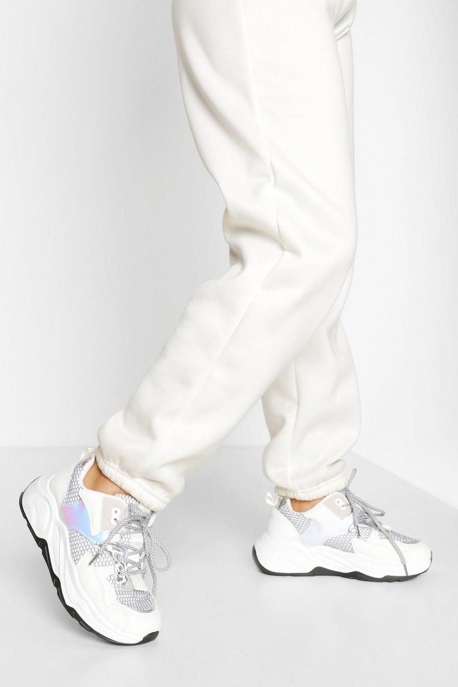 נעלי ספורט עם סוליה עבה ופנלים מבד רשת image number 1