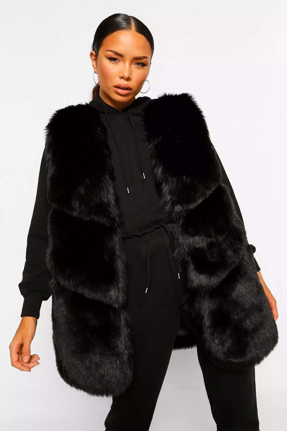 Black bubble shop fur gilet