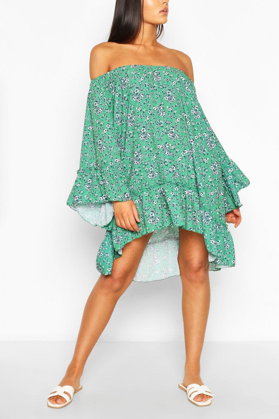 Green Blommig swingklänning med volangkant och utsvängd ärm image number 1