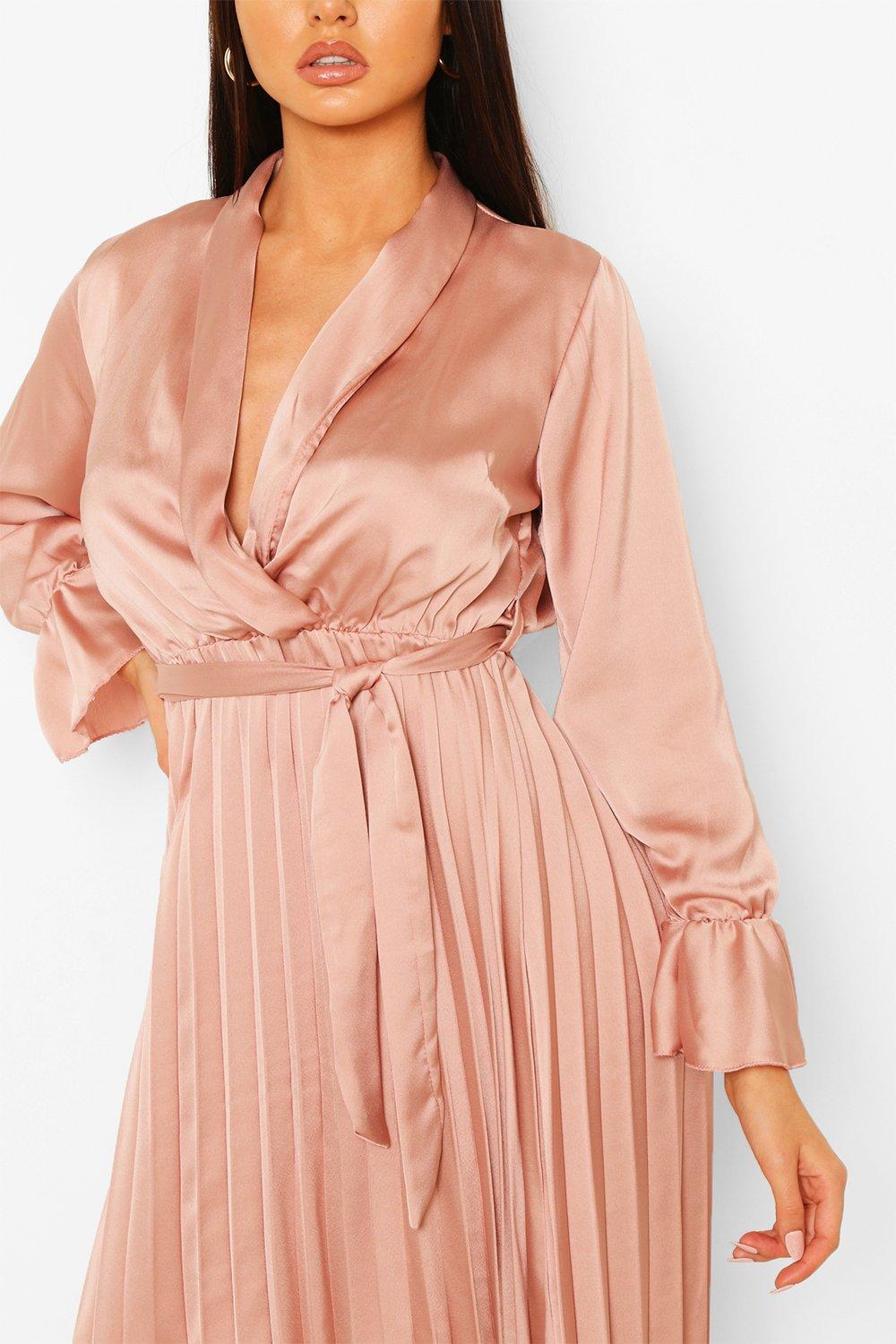 Robe longue satin plissée sale