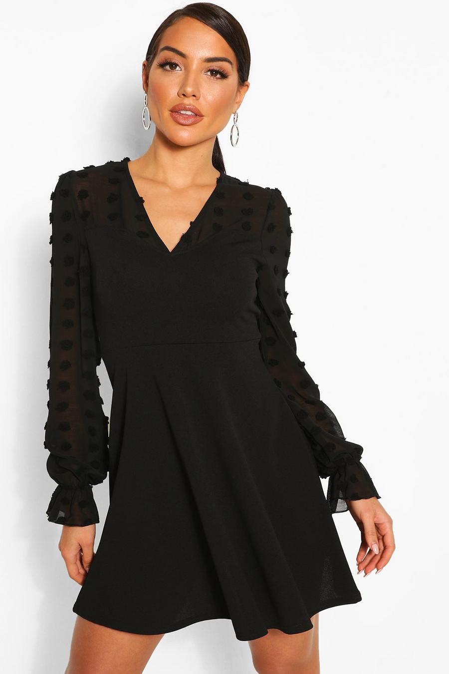 שחור שמלת סקייטר מבד דובי בעיטור פונפונים image number 1
