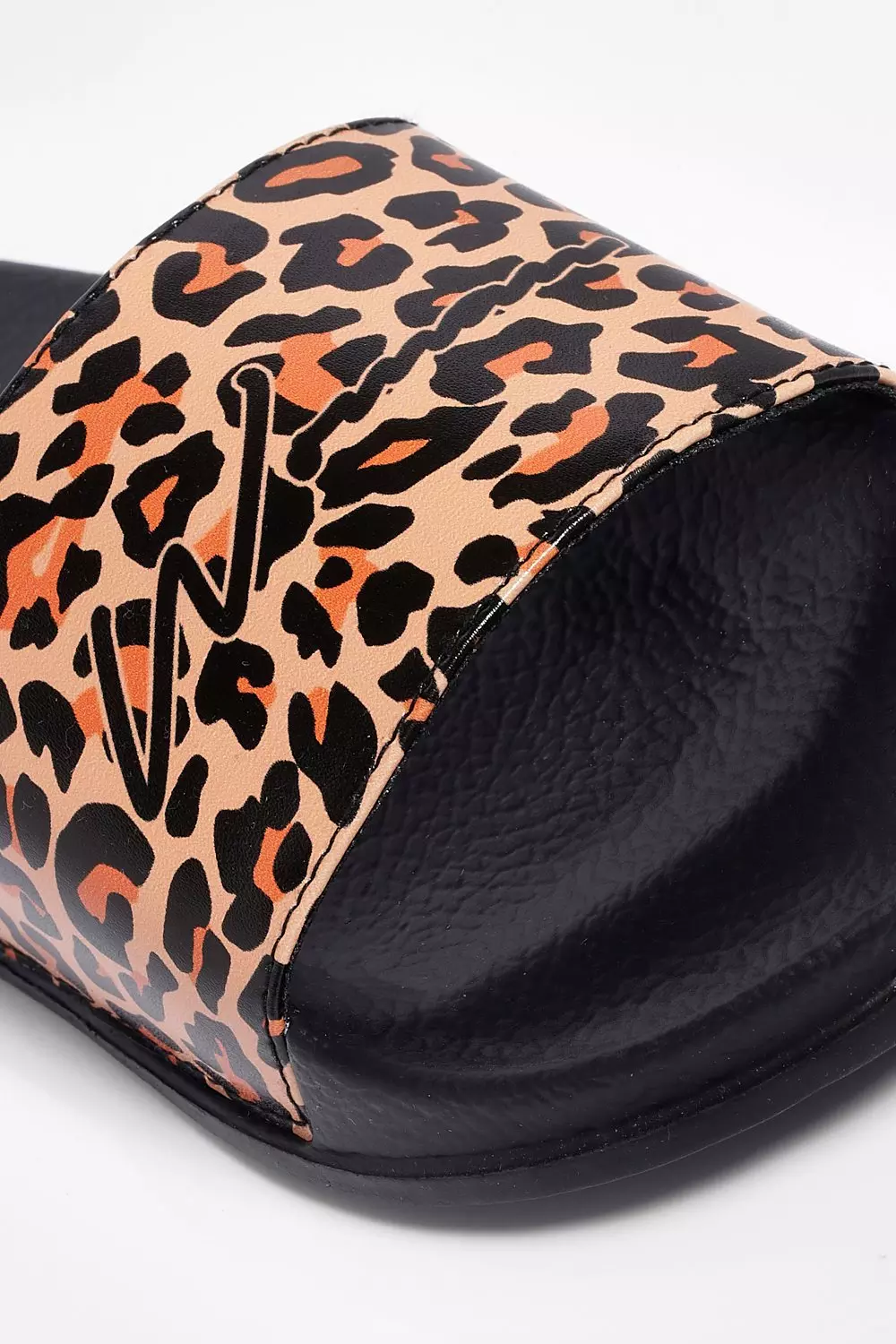 Sliders discount leopard print