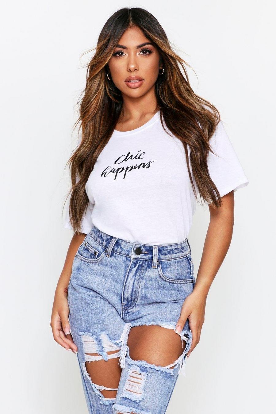 T-Shirt mit „Chic Happens“-Mikro-Slogan image number 1