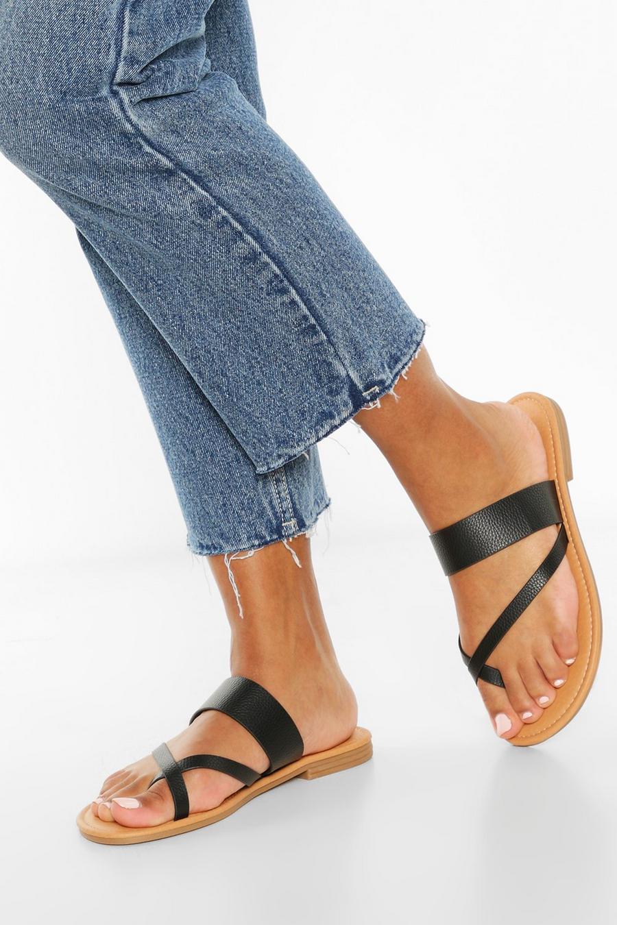 Black Toe Post Sandals