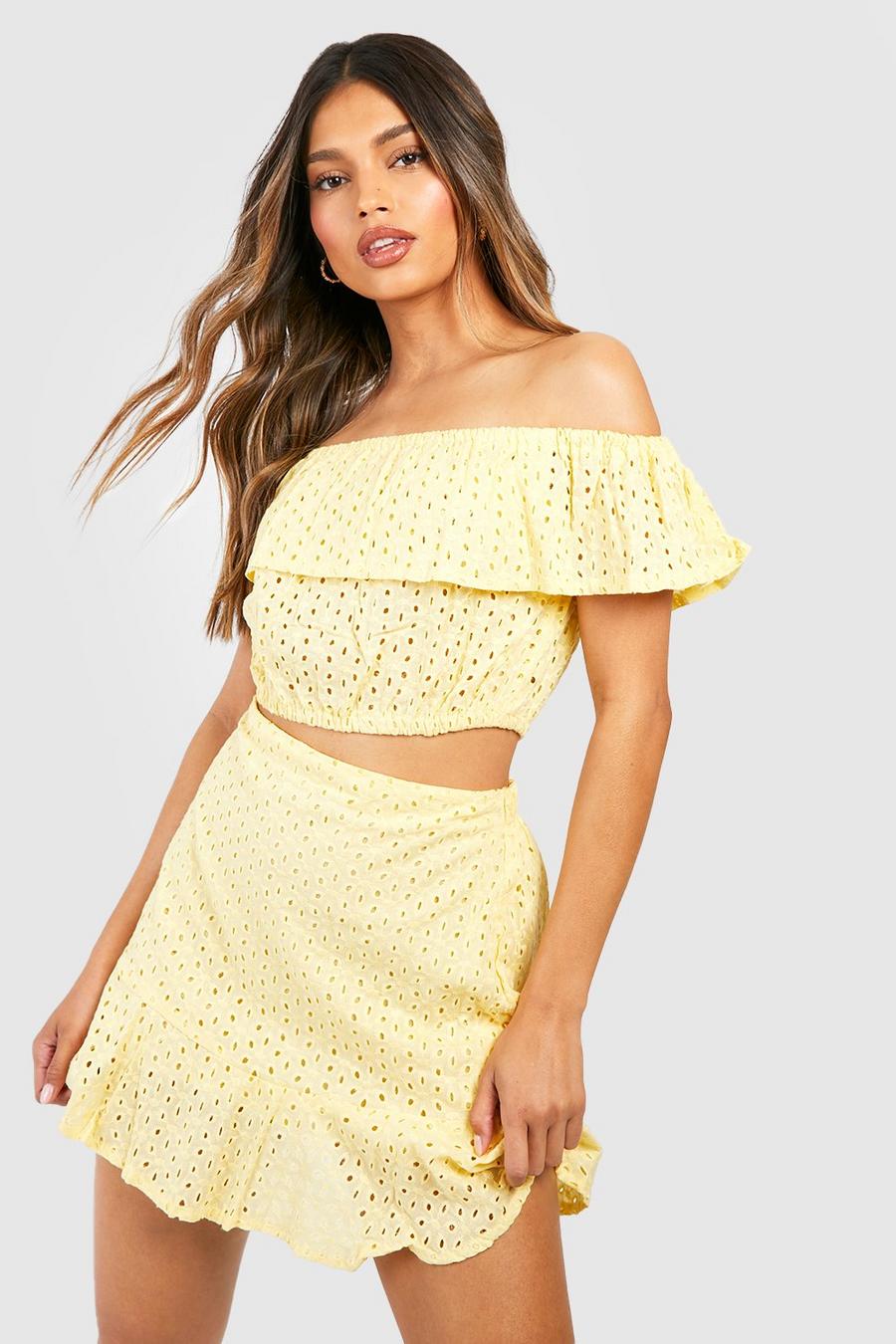Yellow Off shoulder-topp och kjol med broderie anglaise image number 1