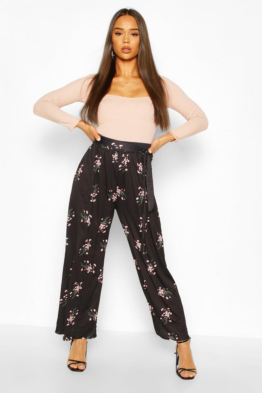Floral Print Wide Leg Trousers With Tie Belt image number 1