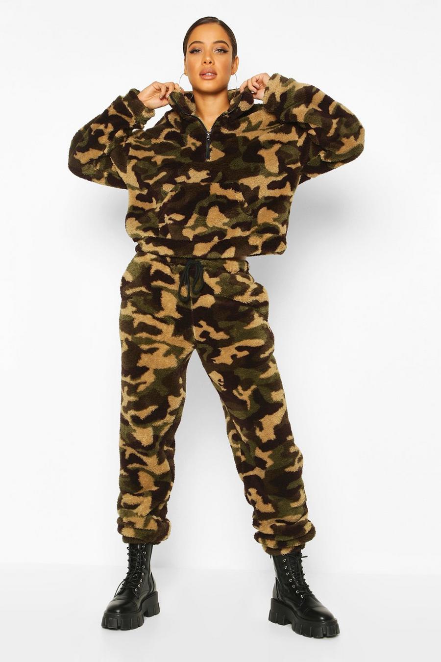 Borg-Jogginghose aus Fleece mit Camouflage-Print image number 1