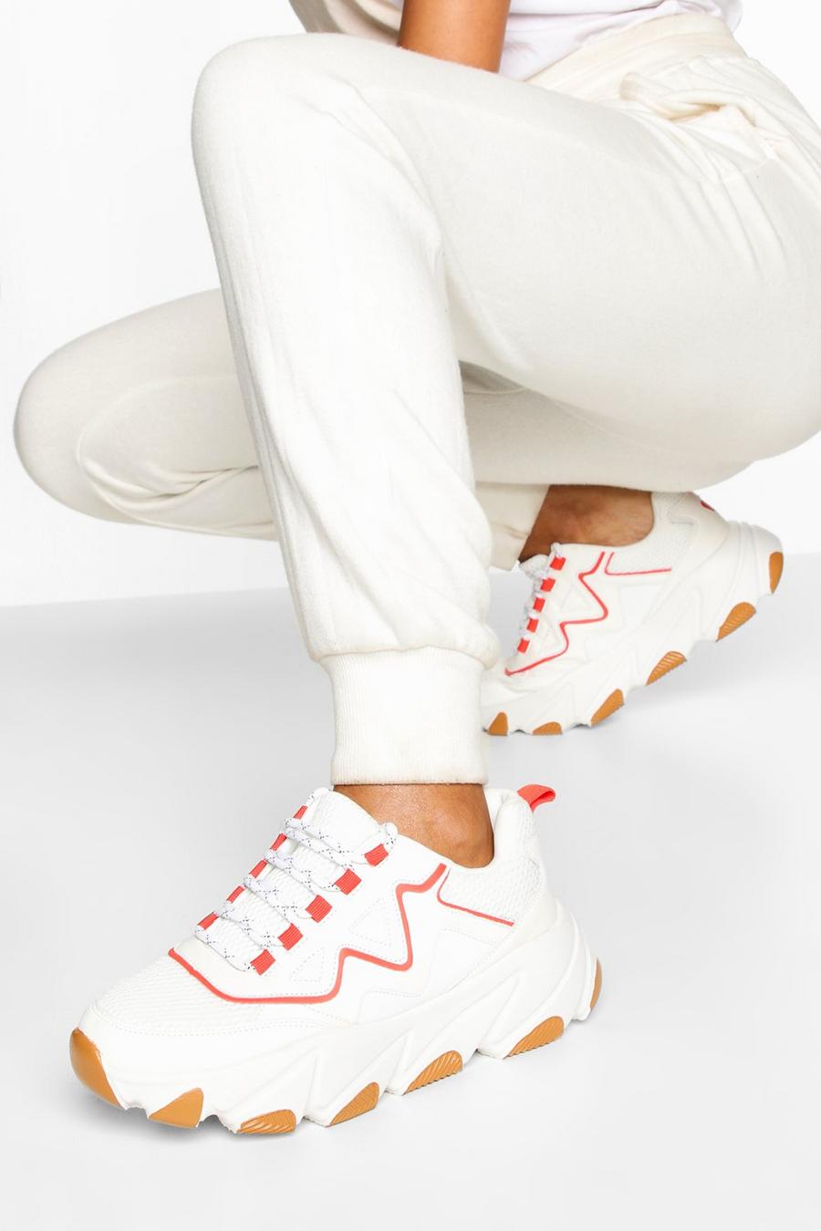 נעלי ספורט עם סוליה עבה בצבע מנוגד image number 1