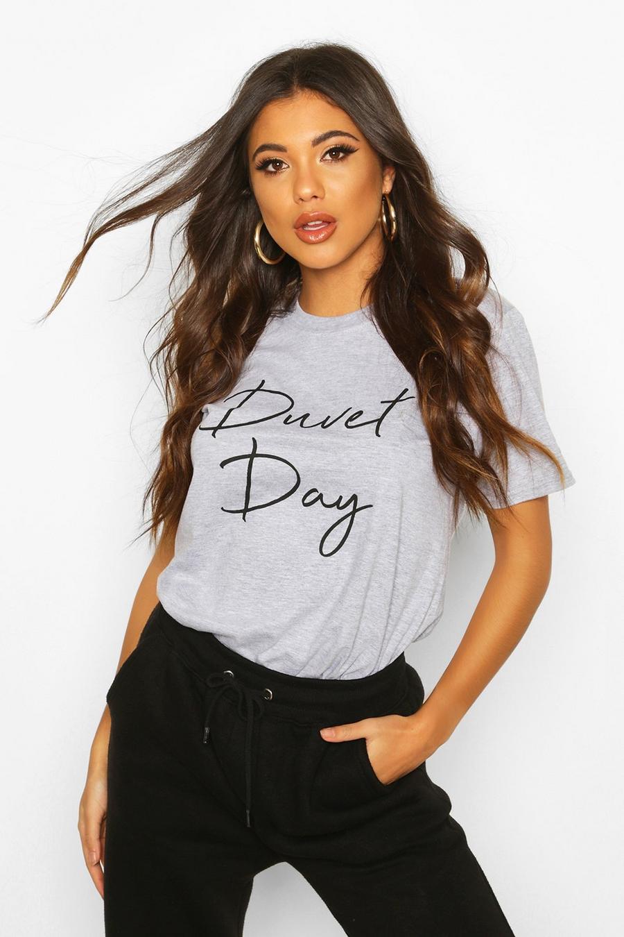 "Duvet Day" T-shirt med slogan image number 1