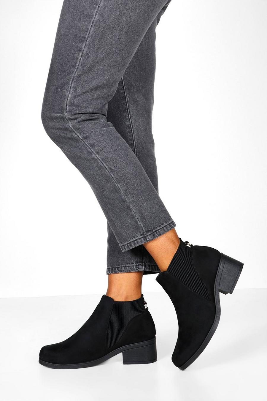 Black svart Low Block Heel Chelsea Boots image number 1