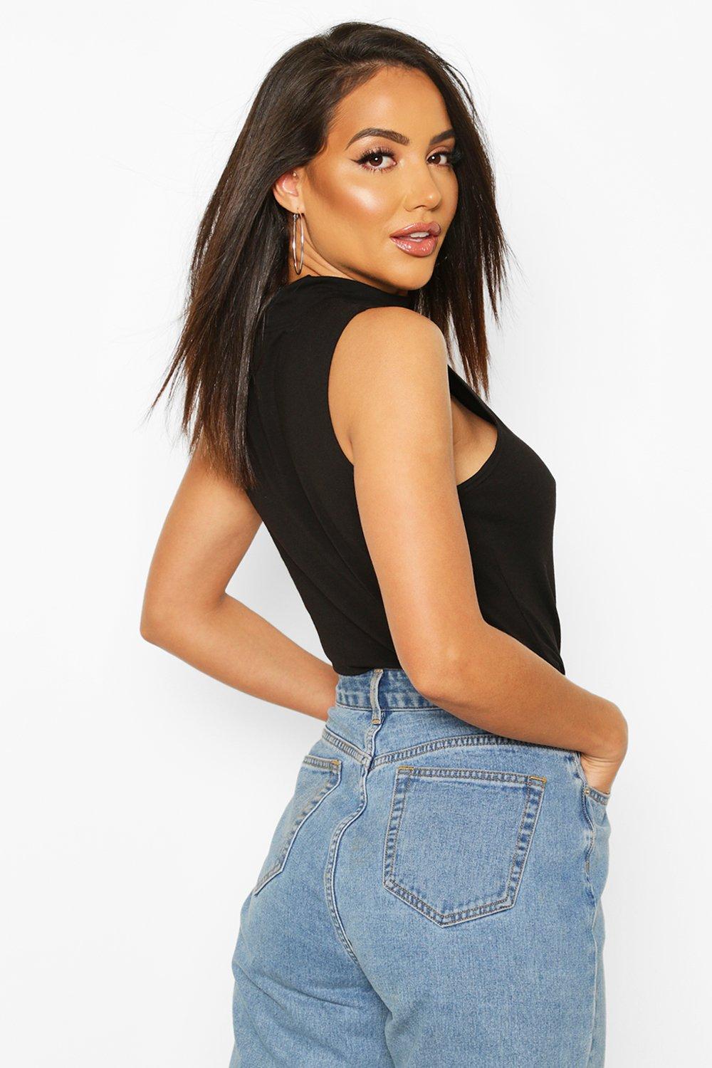 boohoo sleeveless tops