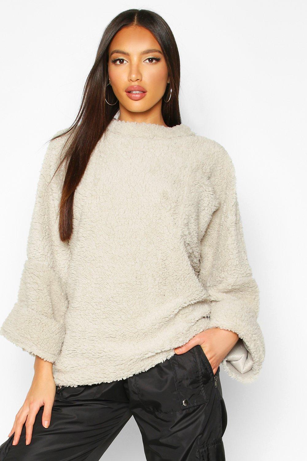 Lassiger Oversized Teddy Pullover mit Tasche