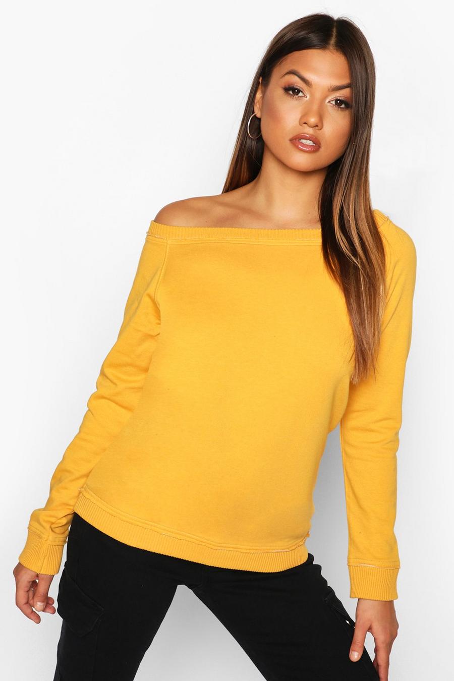 Mustard Sweatshirt i bardotmodell med rå kant image number 1