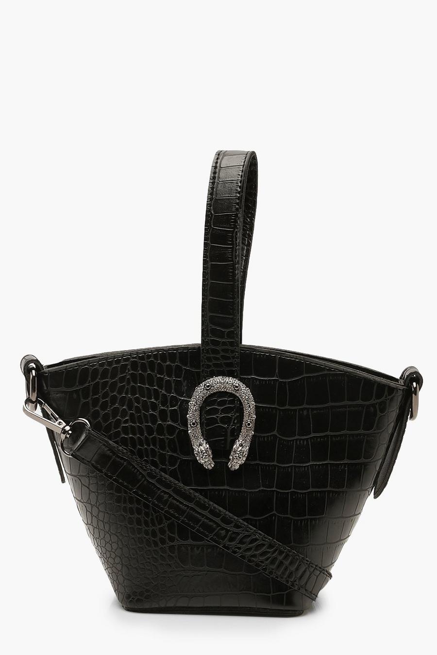 Lite handväska med axelrem, dekorativt spänne och krokodileffekt image number 1
