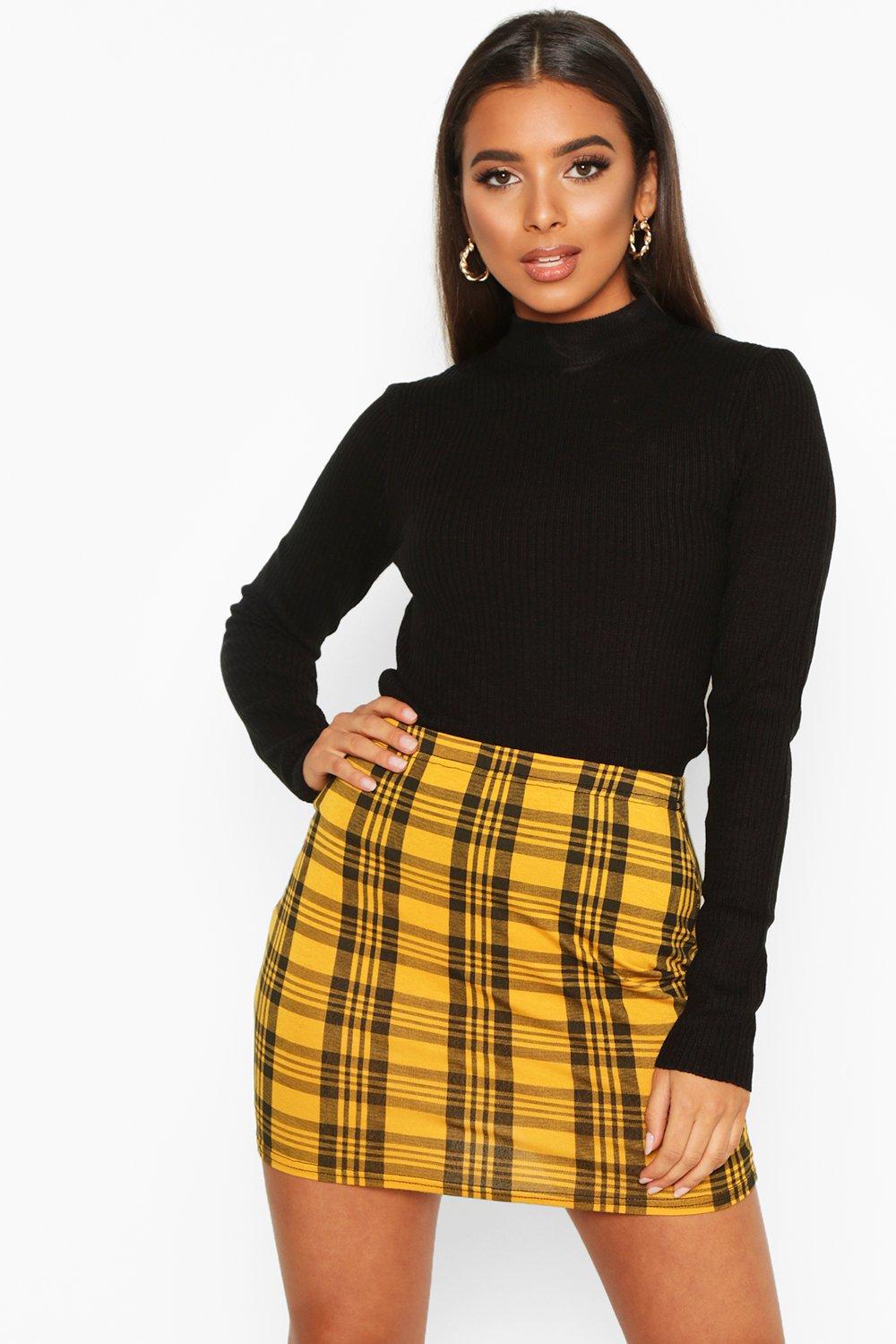 Boohoo pleated mini 2025 skirt in yellow check