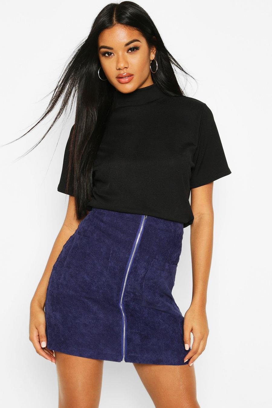 Mini-jupe zippée en velours côtelée avec poche devant image number 1