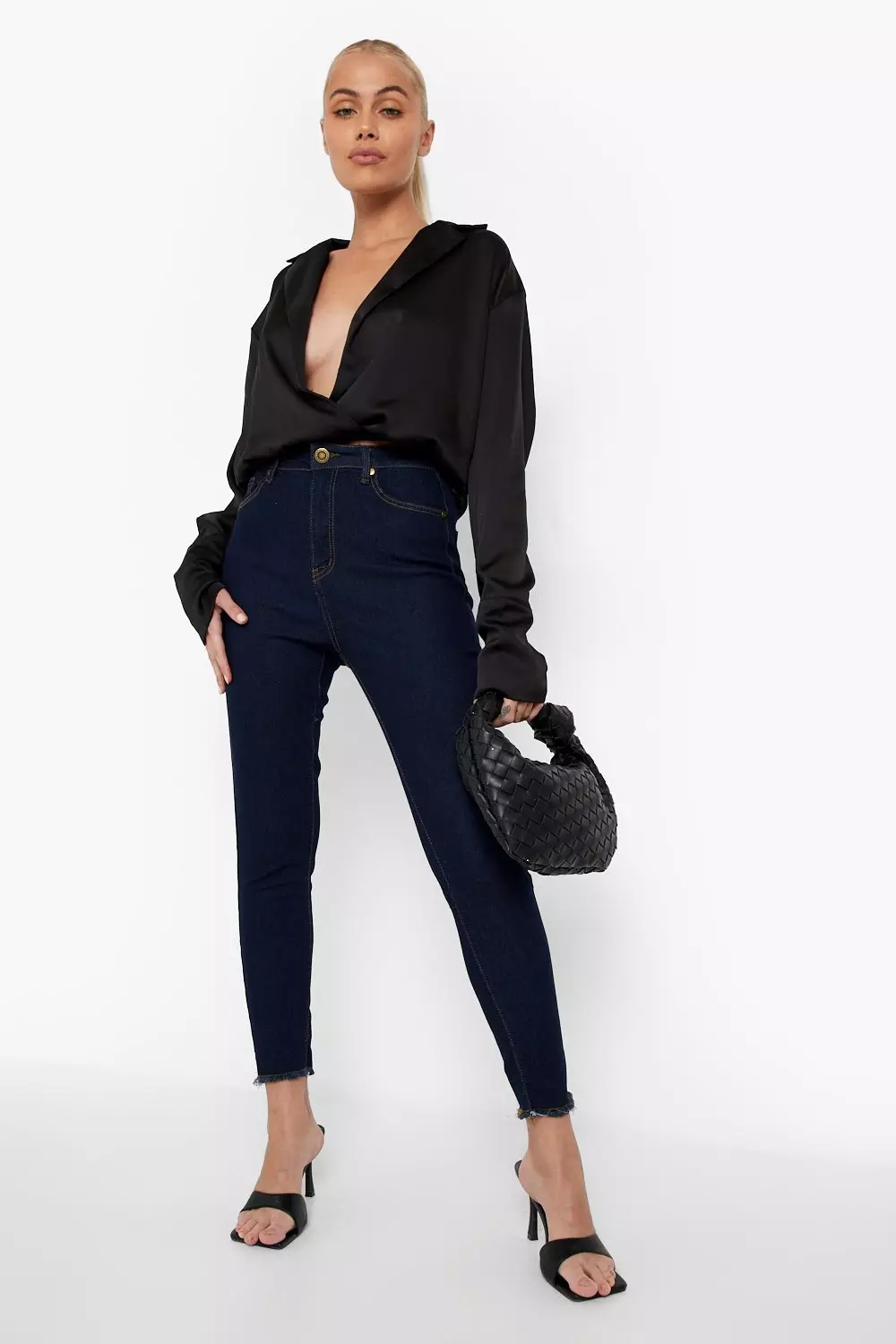 Dark blue جينز ضيق سادة بوسط عالي بأطراف بأهداب صورة بديلة