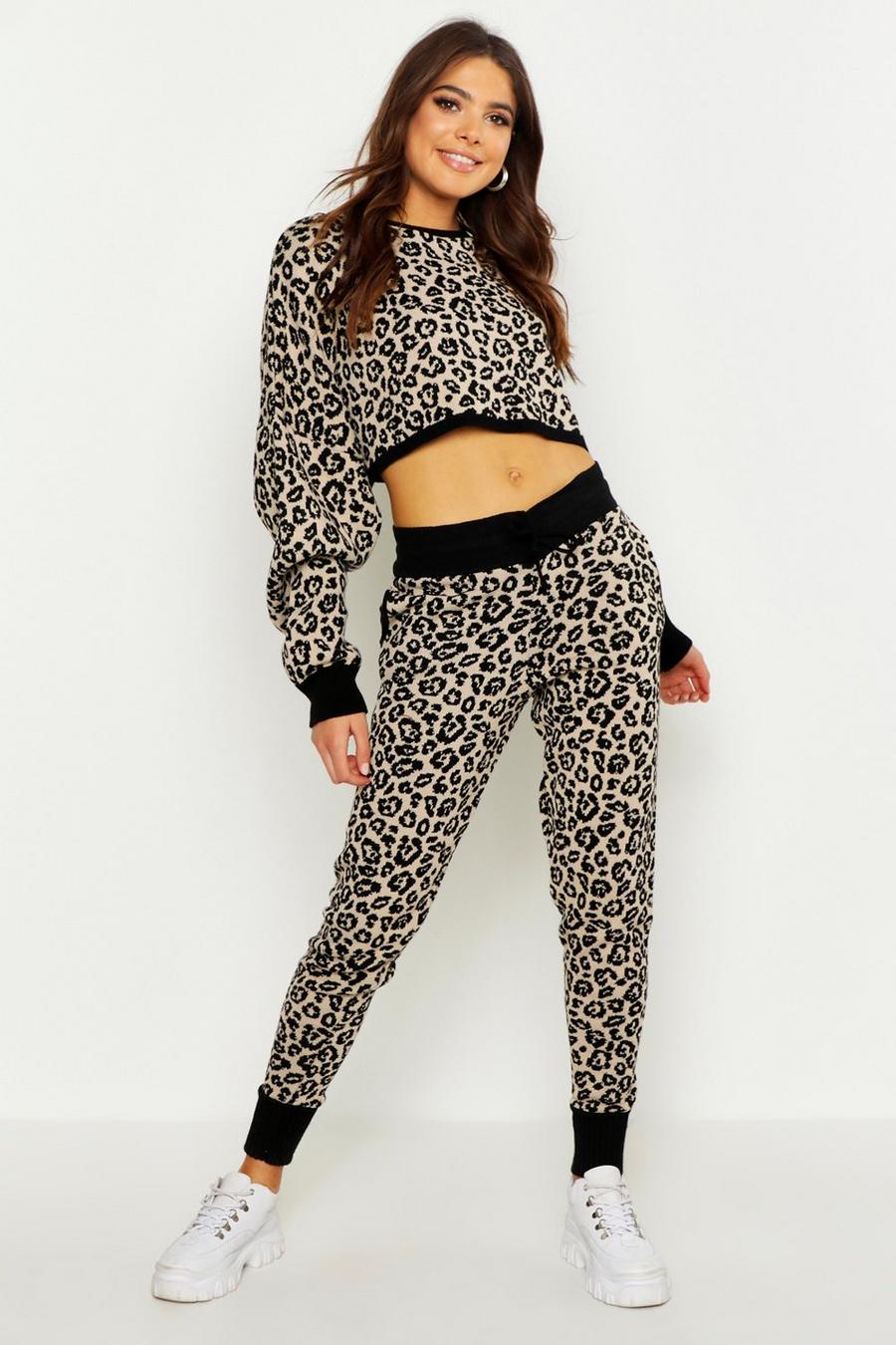 Box Crop Leopard Knitted Premium Lounge Set image number 1
