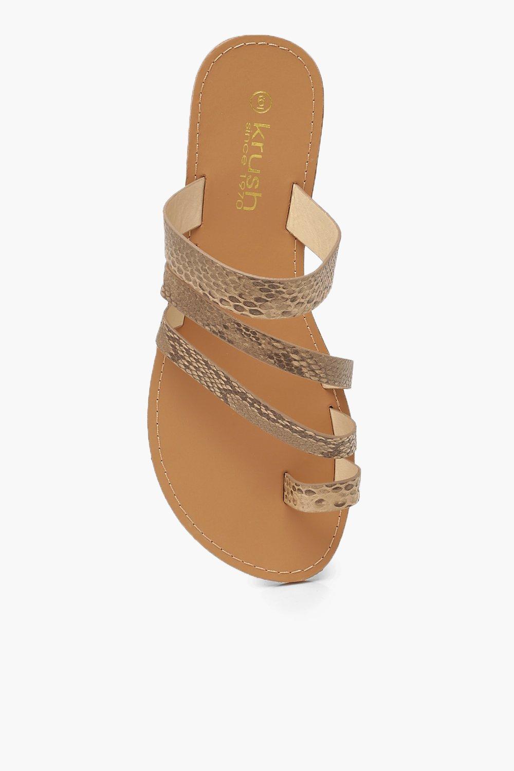 Toe ring best sale sandals uk