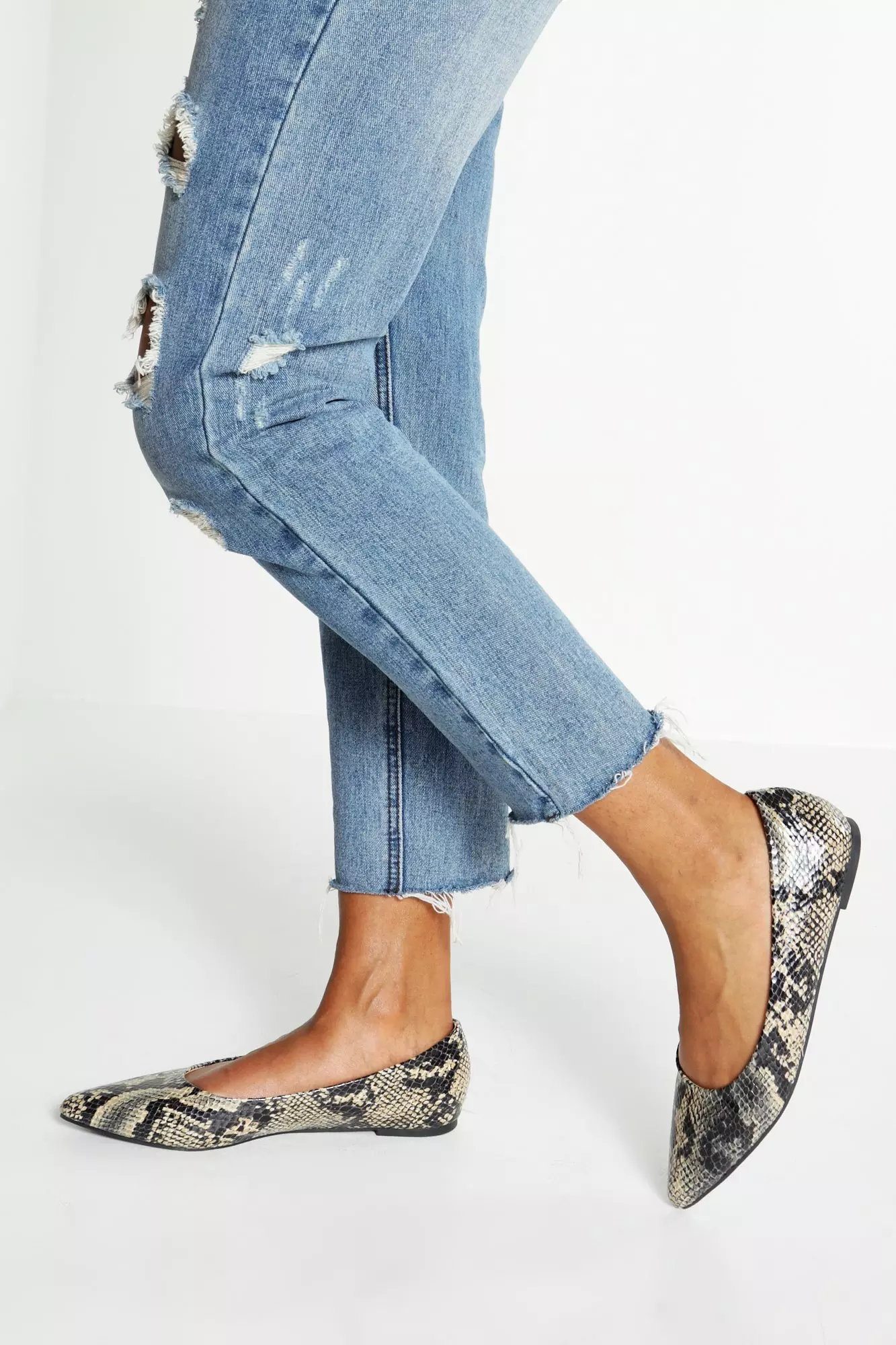Natural Pointed Toe Ballet Flats alternative image