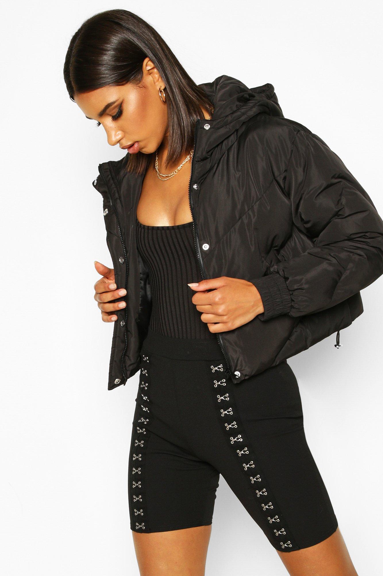 Cropped panelled store hooded puffer