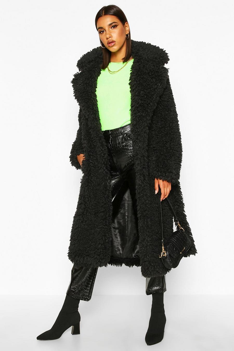 Lungo cappotto in pelliccia sintetica riccia con cintura image number 1