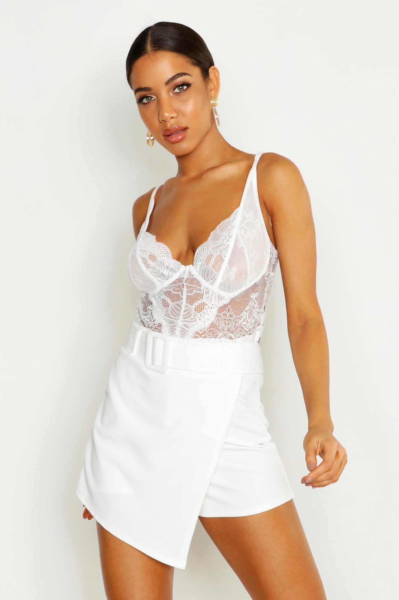 white skort boohoo