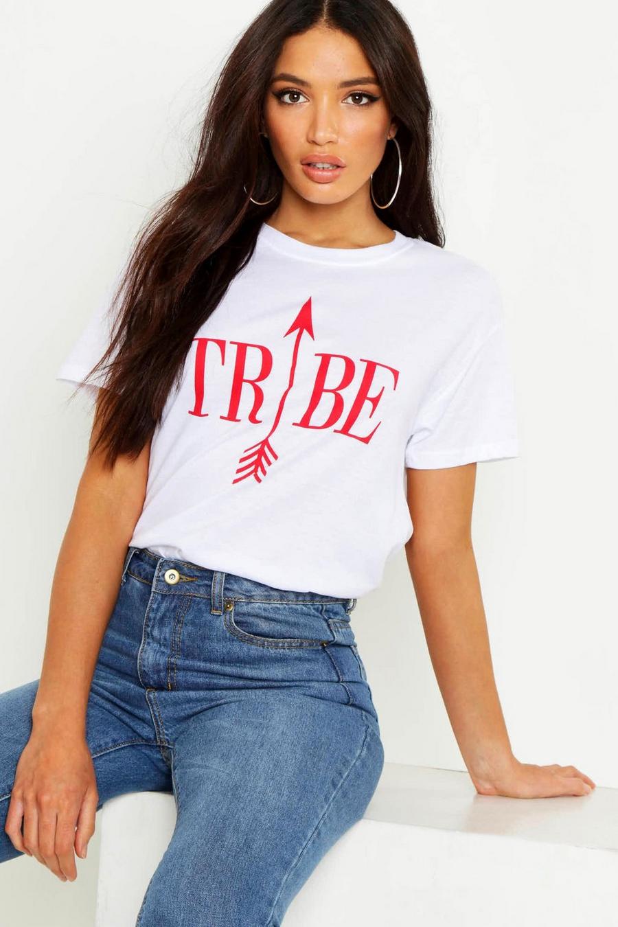 T-Shirt mit dem aufgedruckten Schriftzug Tribe image number 1