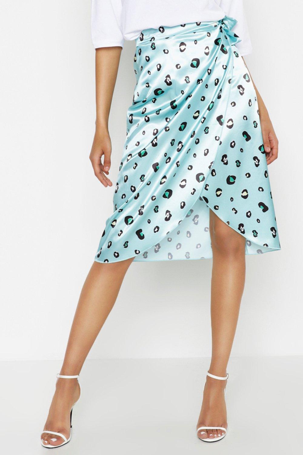 Boohoo exclusive satin wrap midi skirt in spot outlet print