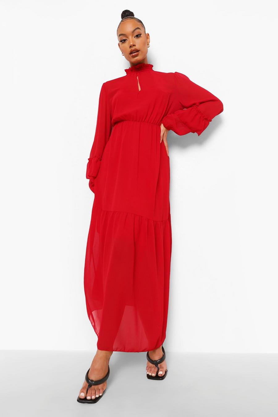 Red Maxiklänning med hög krage och volangärm image number 1