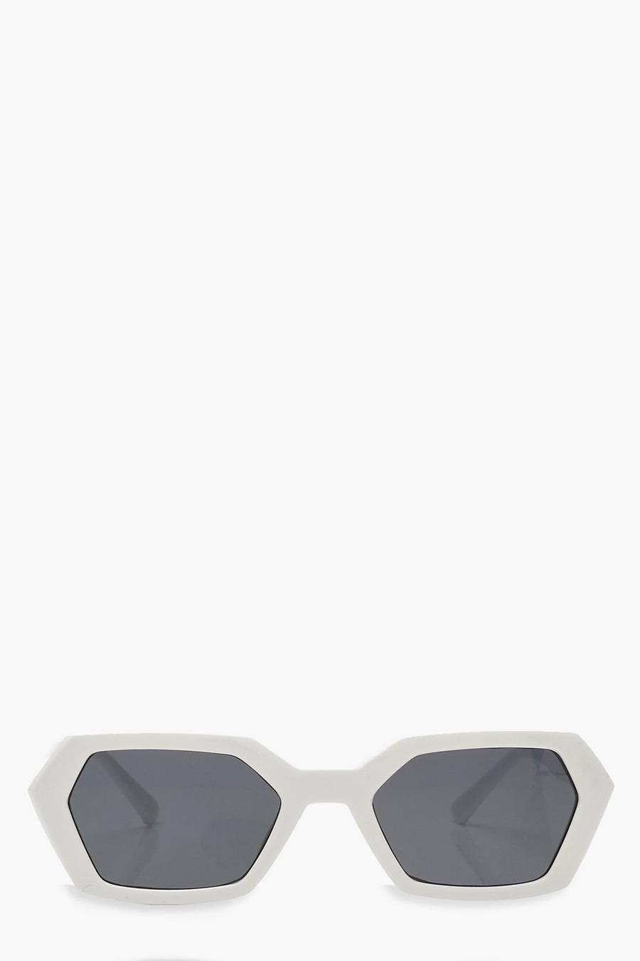Spitz zulaufende Sonnenbrille mit Tasche image number 1