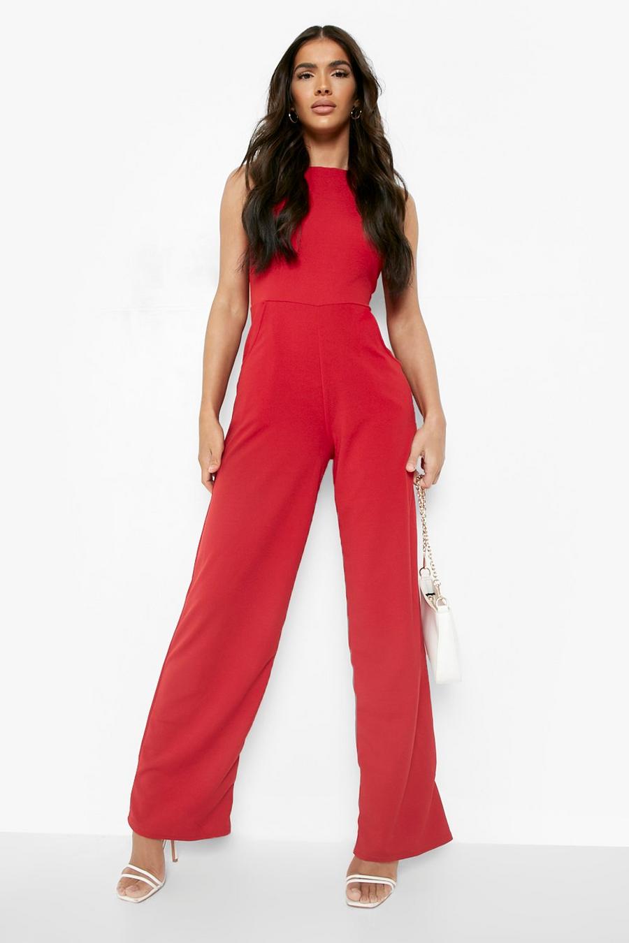 Red Round Neck Textured Jumpsuit image number 1