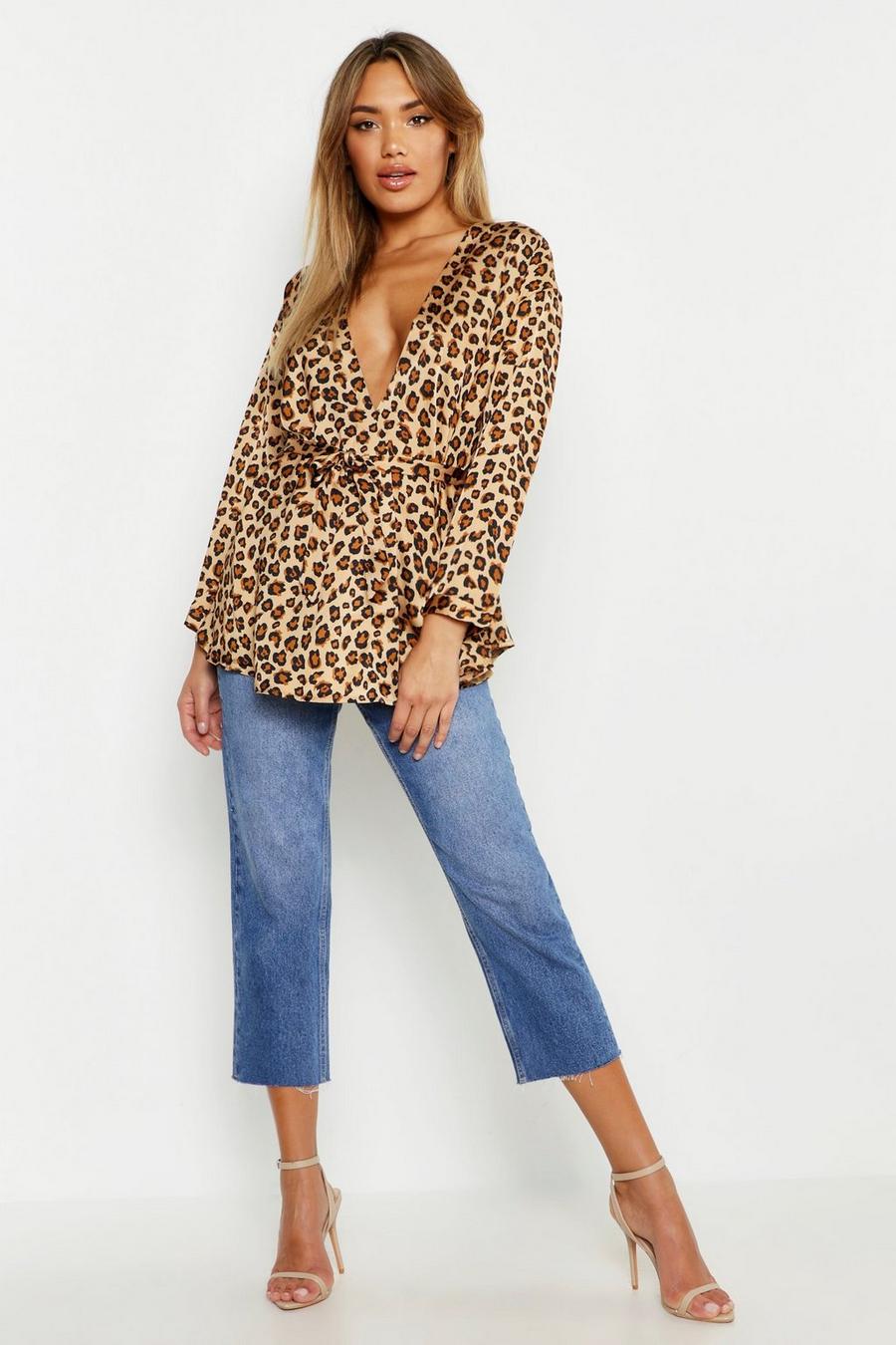 Blusa de tela cruzada con atadura en la cintura y estampado de leopardo, Gris piedra image number 1
