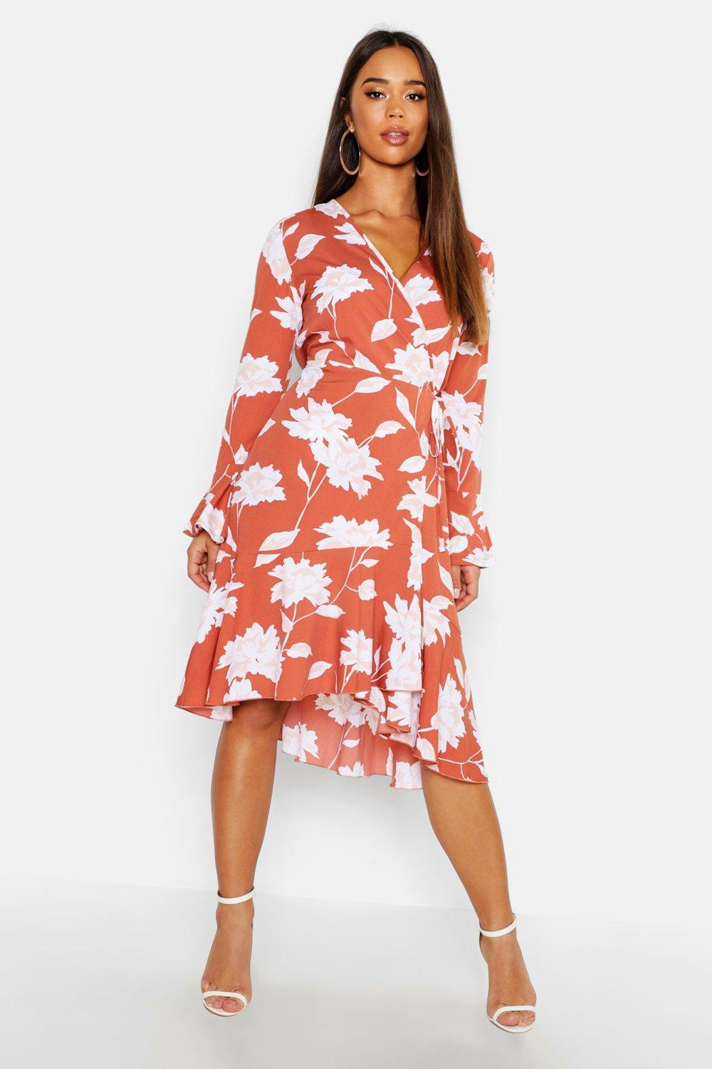 boohoo ruffle wrap midi dress in floral