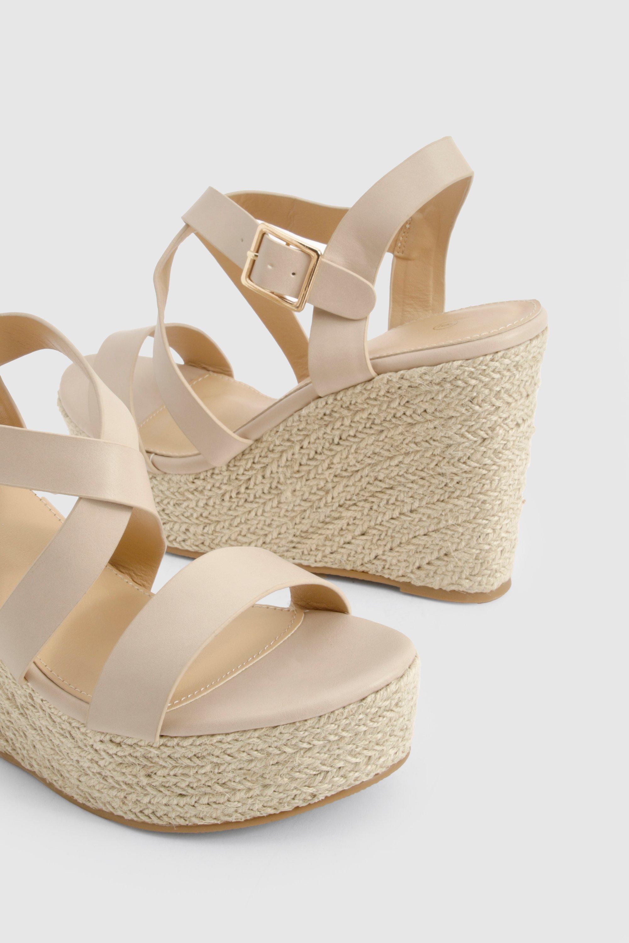 Boohoo shops white wedges