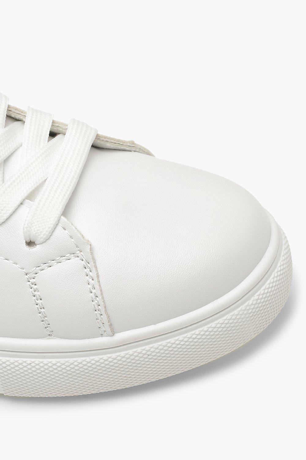 Scarpe da ginnastica basse con lacci boohoo IT