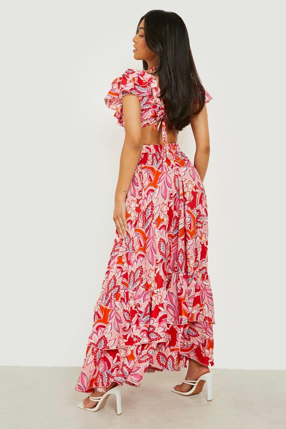 Petite Paisley Ruffle Tie Back Maxi Dress boohoo FI