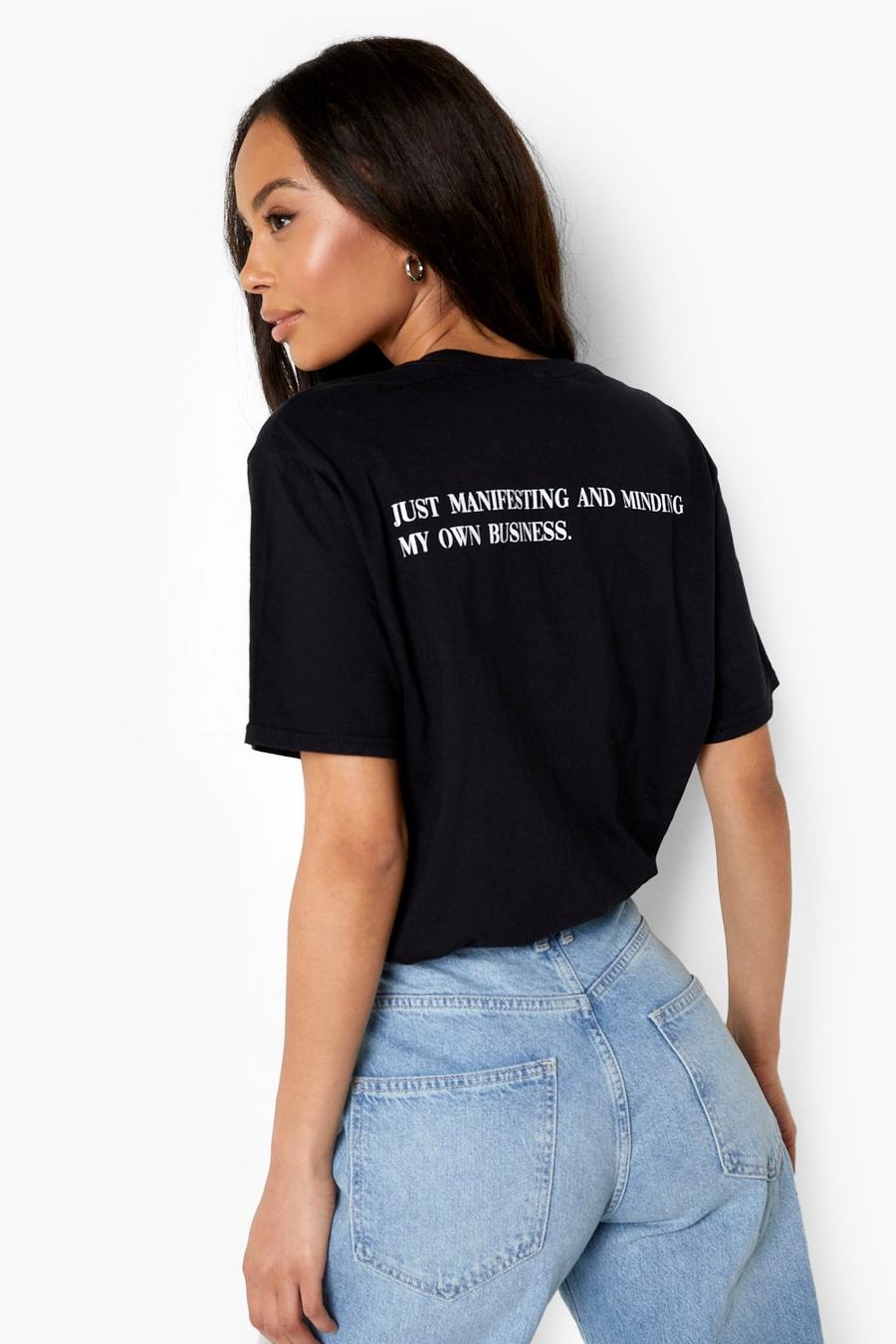 Camiseta Tall con eslogan Manifesting en la espalda
