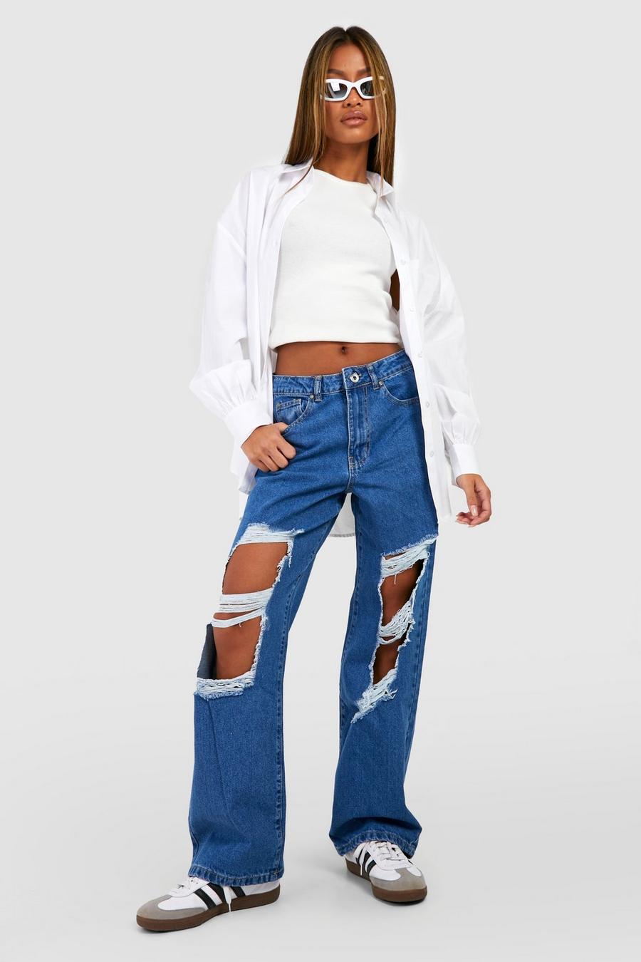 Jeans Basics a vita bassa in taglio maschile con spacco e strappi, Mid wash image number 1