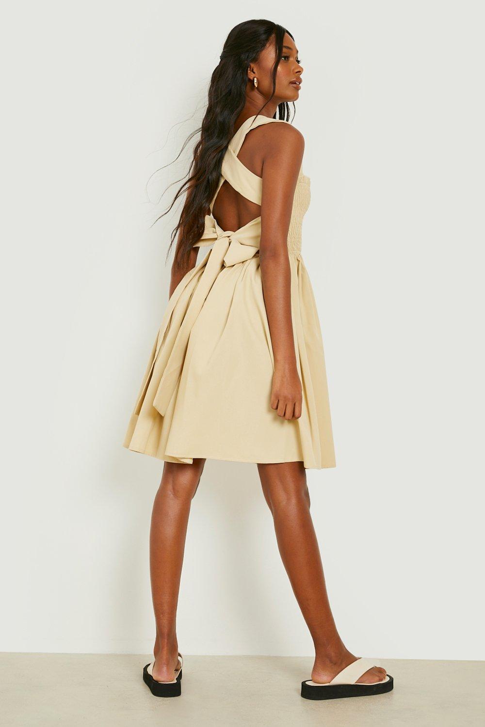 Robe patineuse dos nu crois boohoo