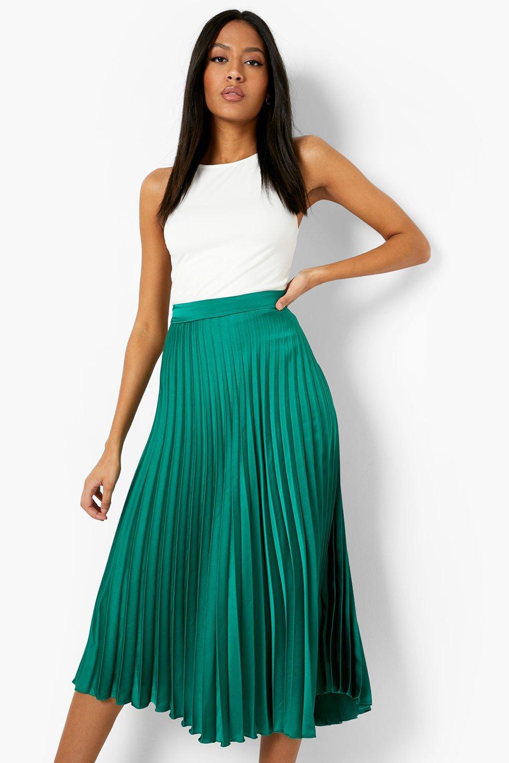 Boohoo green 2025 pleated skirt