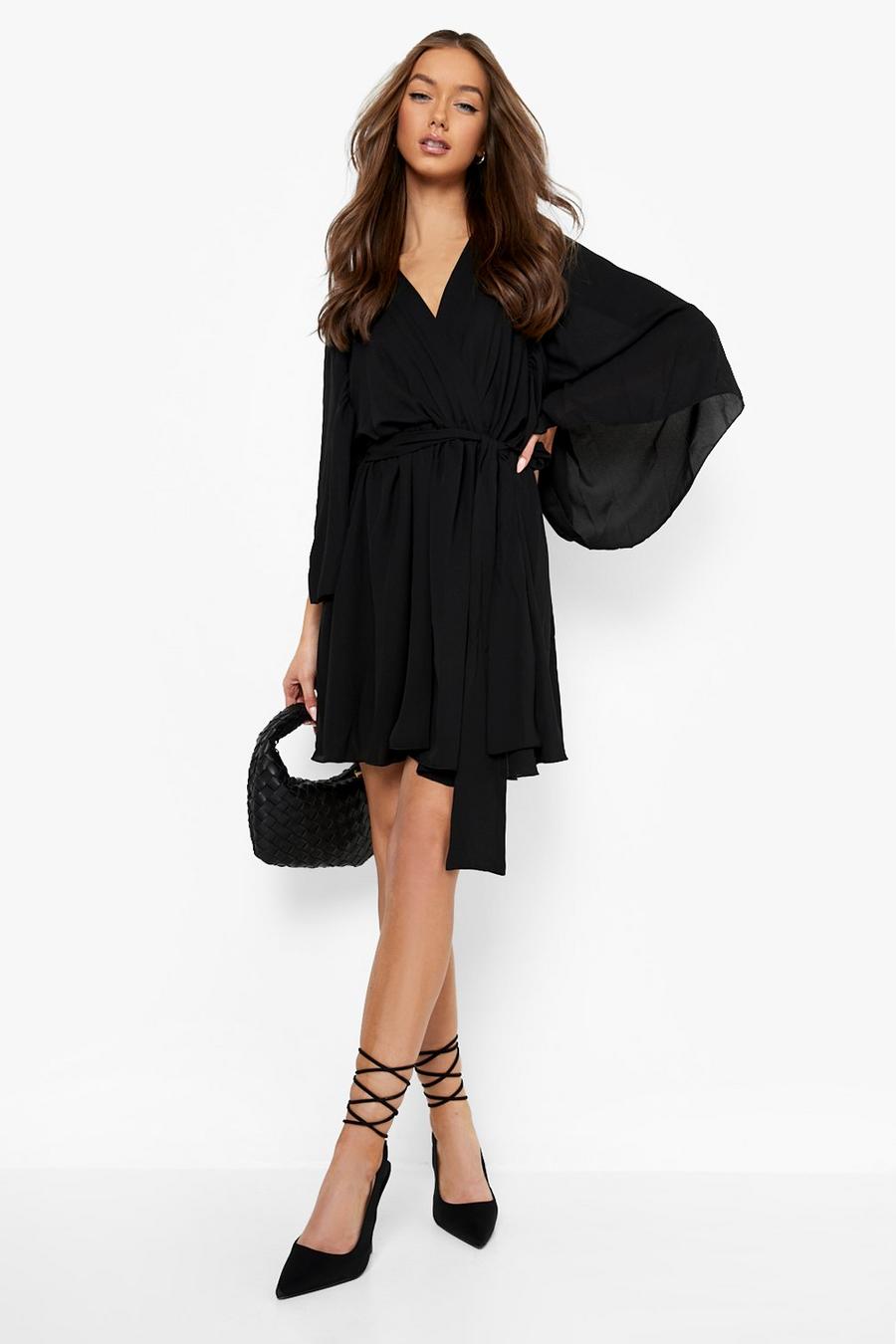 Black שמלת סקייטר עם עיטור קפל ושרוולים רחבים