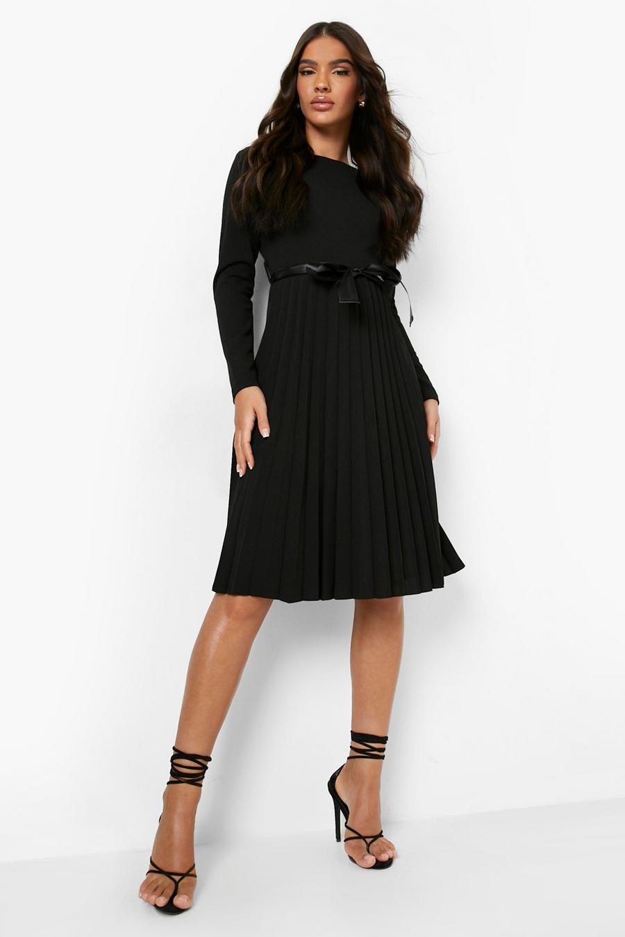 Black Long Sleeve Pleated Midi Dress image number 1