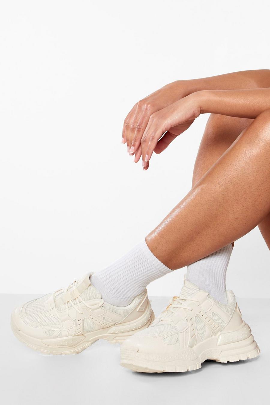 Nude Sneakers med chunky sula image number 1