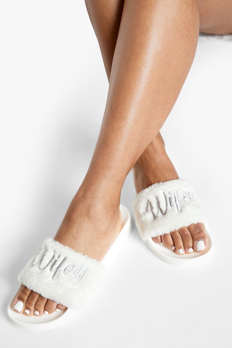 White blanco Embroidered Wifey Faux Fur Slider